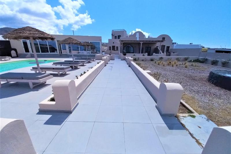 En Plo Boutique Suites - image 4