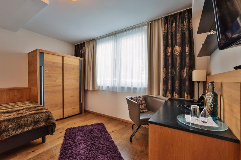 Deluxe Single Room image 4