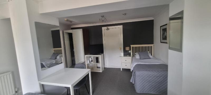 Family Room image 2