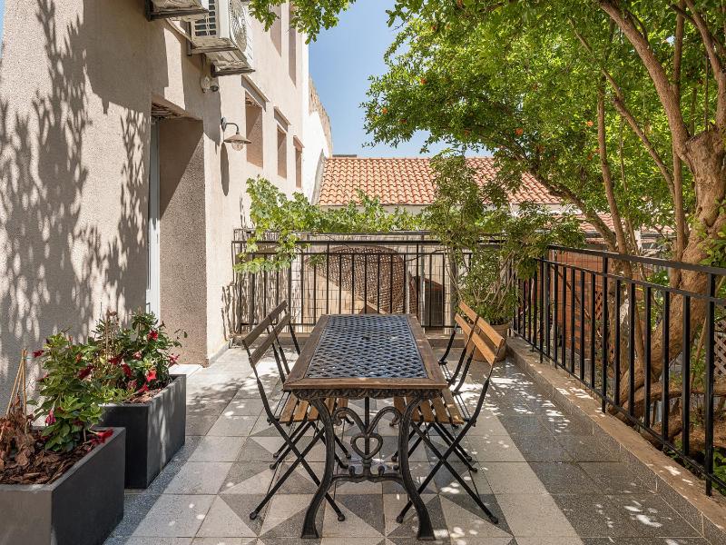 Aoria Estate Old Port - image 7