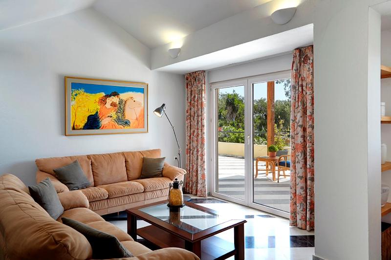 Deluxe Apartment image 1