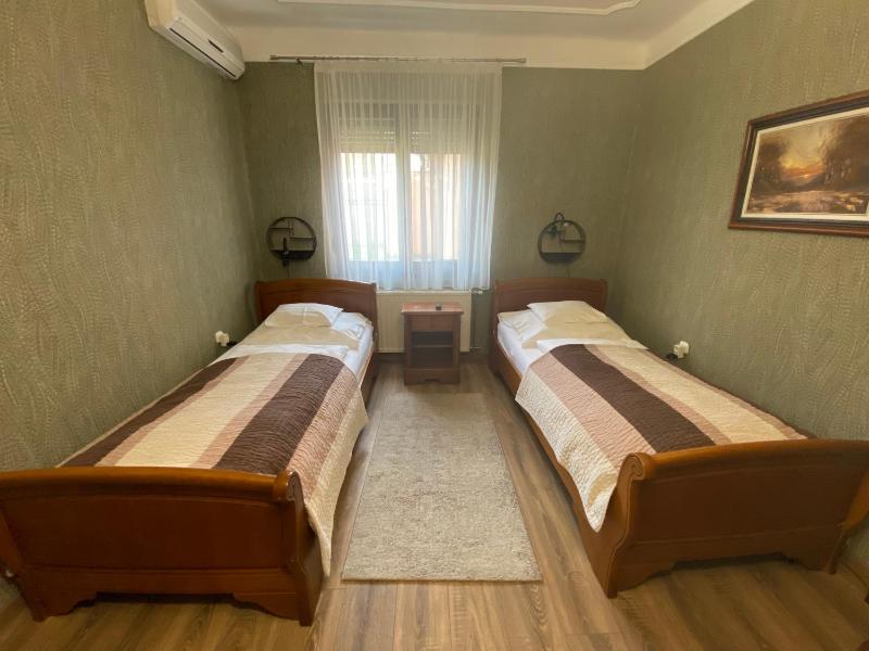 One-Bedroom Apartment image 1
