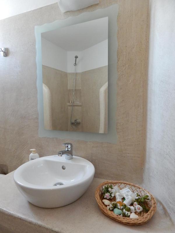 Studio (2 Adults) image 3