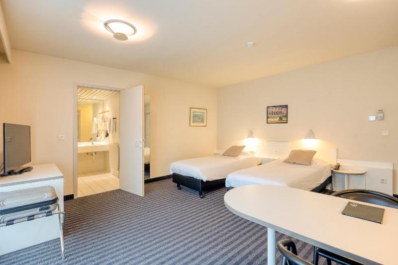 Economy Double Room image 4