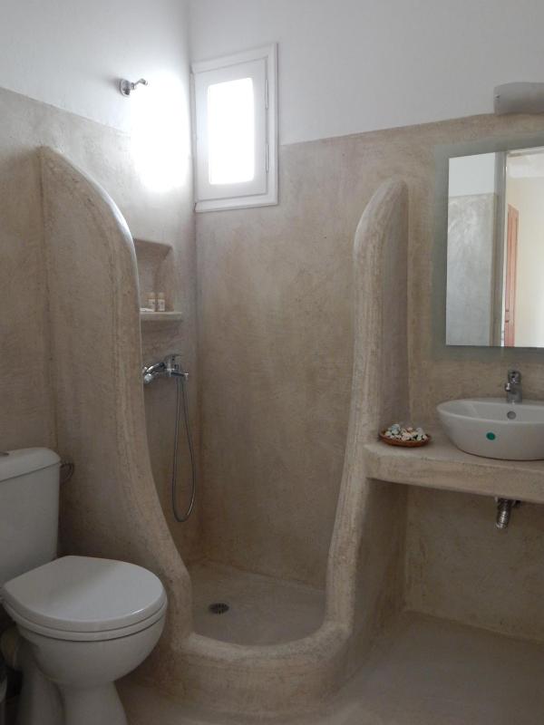 Studio (2 Adults) image 4