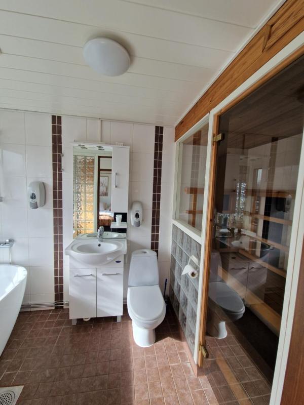 Deluxe Double Room with Bath image 2