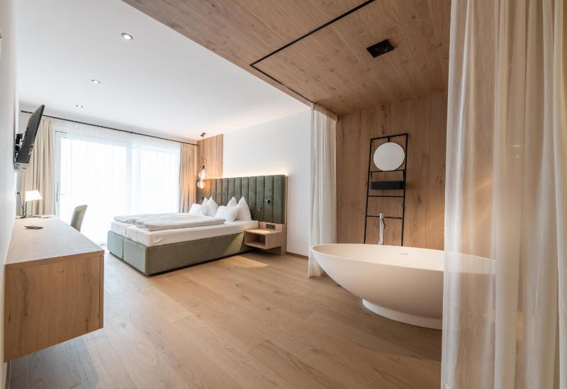 Suite with Lake View image 1