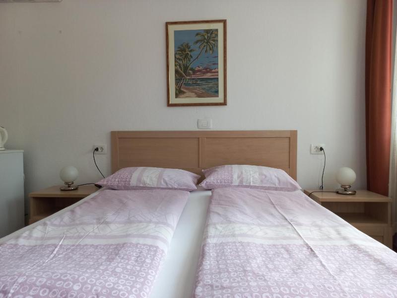 Double Room with Balcony and Sea View image 1