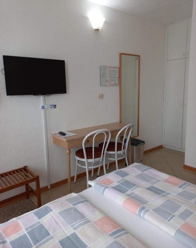 Double Room with Balcony and Sea View image 4