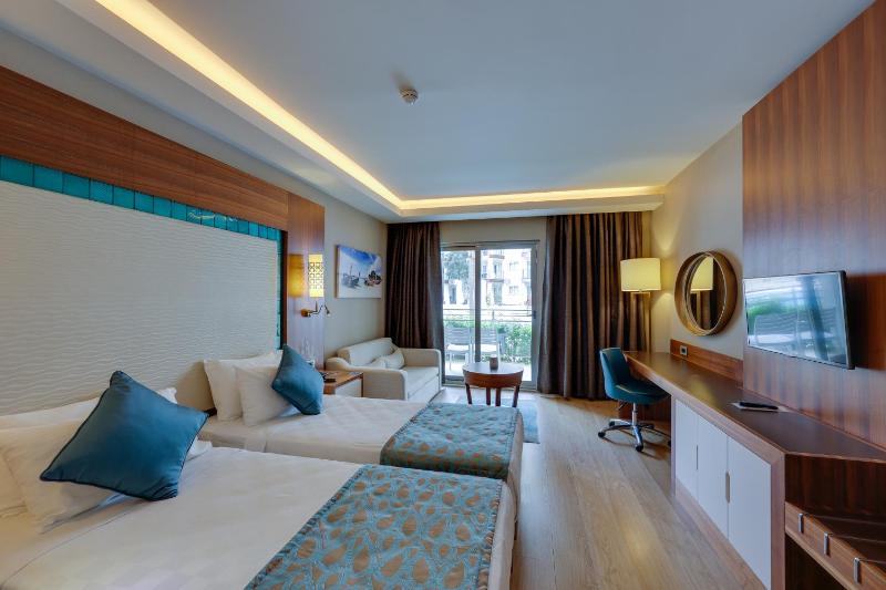 Superior Twin Room - Non-Smoking image 2