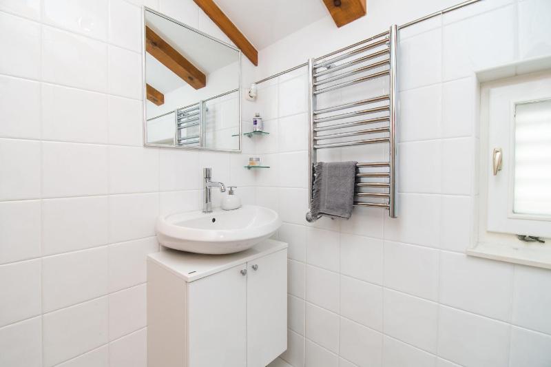 One-Bedroom Holiday Home image 4