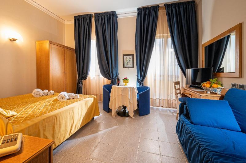 Superior Double Room image 2
