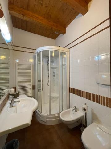 Double Room image 2