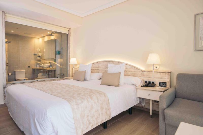 Superior Double or Twin Room - Terrace image 1