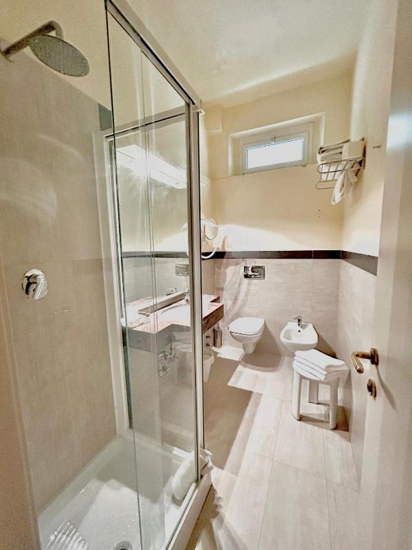 Classic Triple Room image 4