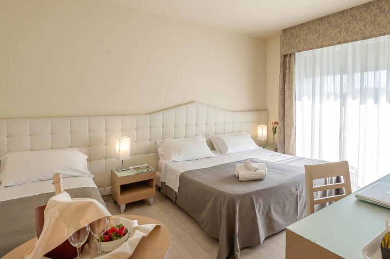 Comfort Triple Room image 1