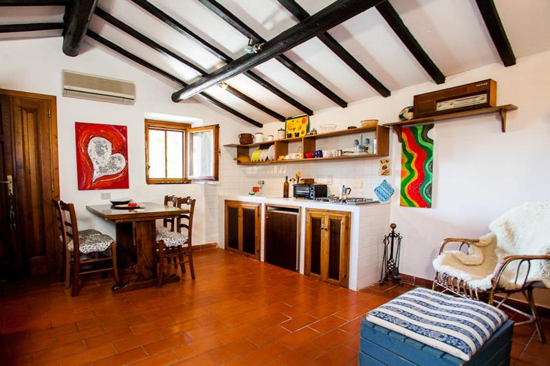Small Studio - Separate Building image 4
