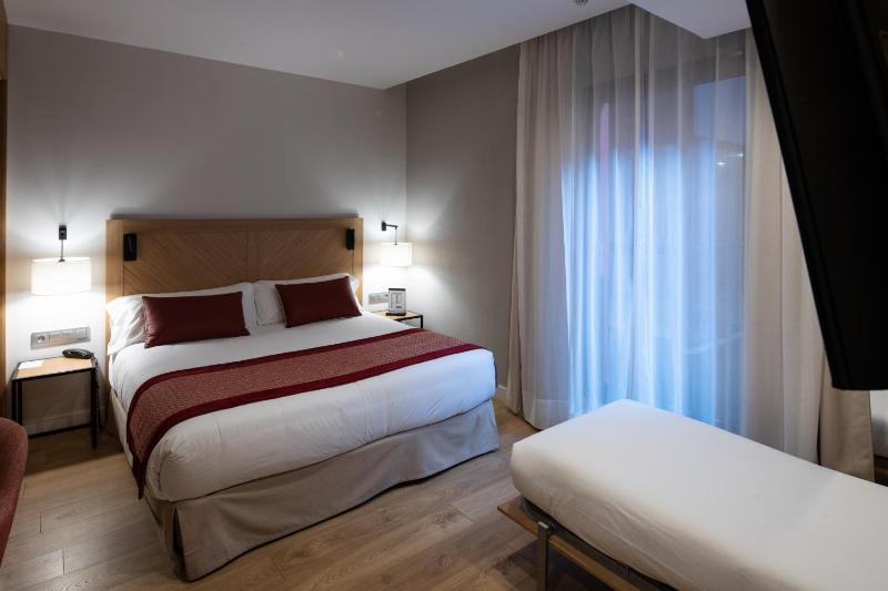 Triple Room (3 Adults) image 4