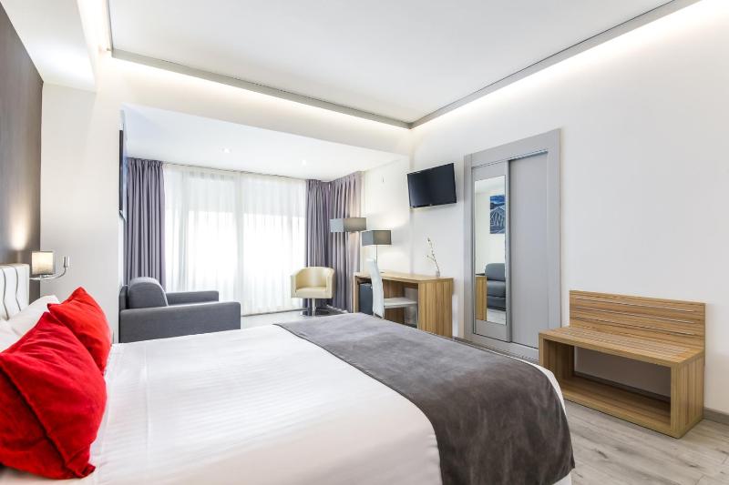 Superior Double or Twin Room image 4