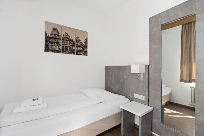 Single Room image 1