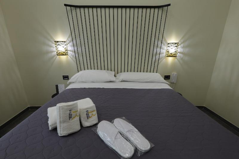 Double Room with Balcony image 1