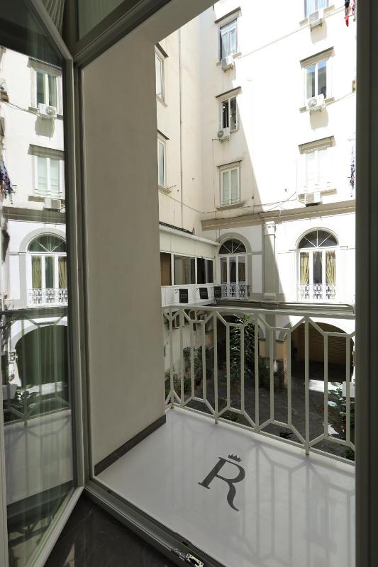 Double Room with Balcony image 2