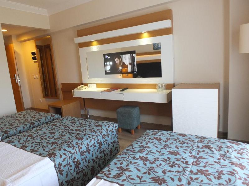 Triple Room image 3