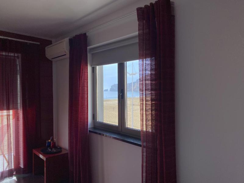 Double Room with Sea View image 4