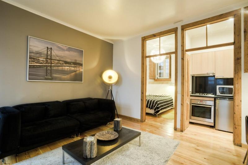 BmyGuest - Bairro Alto Charming Apartment - image 4