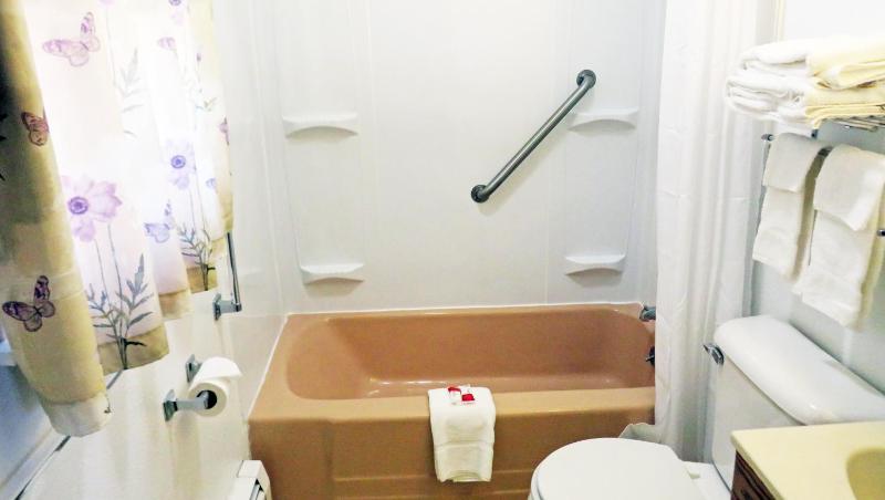 Double Room image 3
