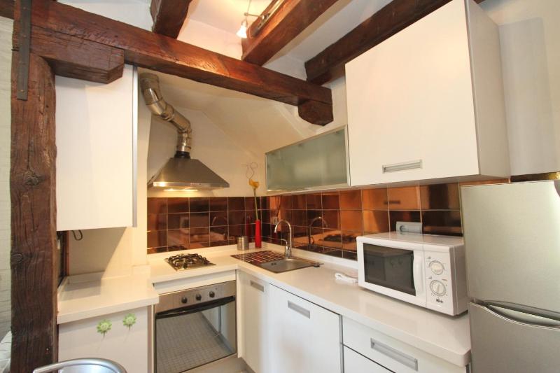 Two-Bedroom Apartment (4 Adults) Plaza del Realejo 6 image 4