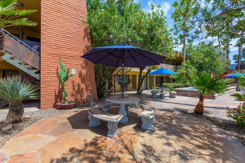 Royal Sun Hotel & Suites - image 22