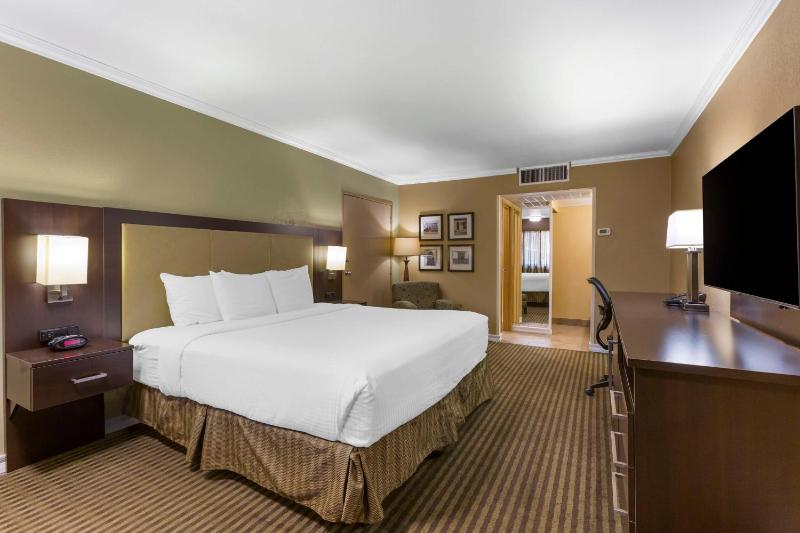 King Room - Disability Access image 3