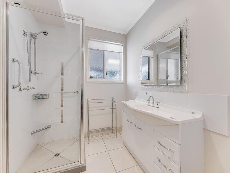 11 Wills Avenue Golden Beach QLD - image 2