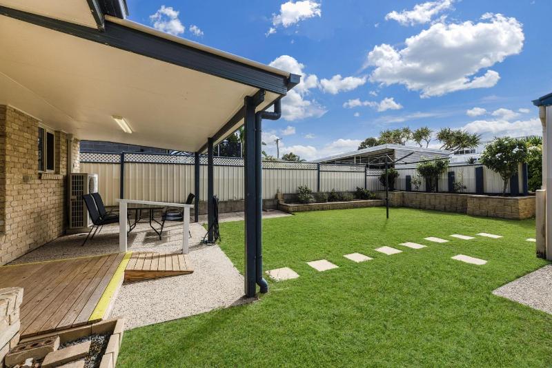 11 Wills Avenue Golden Beach QLD - image 3