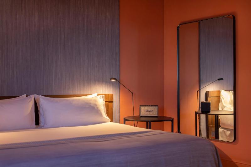 Premium Double Room with Spa Access image 3