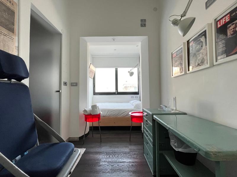 Economy Double Room image 3