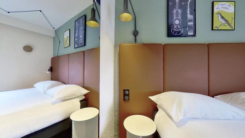 Standard Double Room image 4