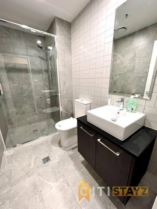 Fab in Phillip - 2bd 2bth Apt - Close to CBR Hospital - image 10