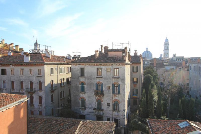 Two-Bedroom Apartment - Venice View image 1