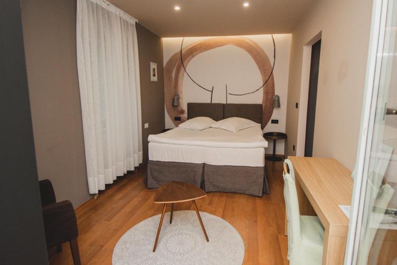 Double Room with Terrace image 1