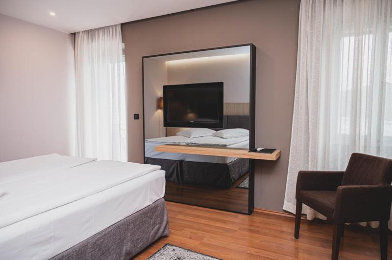 Double Room with Sea View image 1