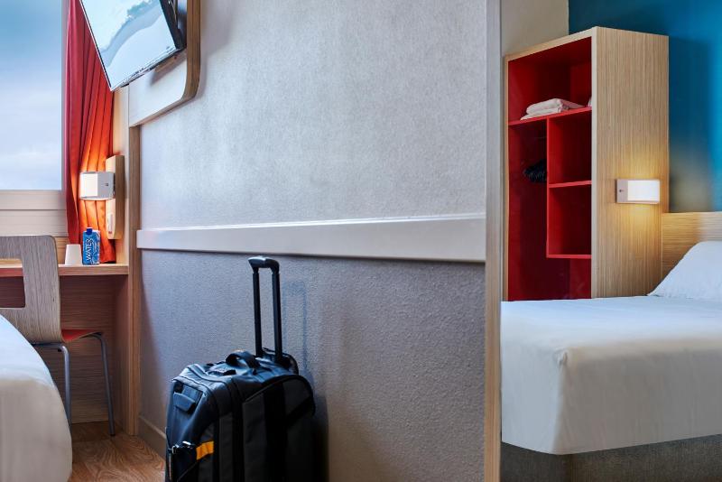 1 Double Bed - Superior Room image 3