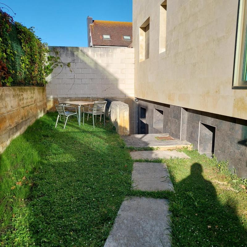 Semi-basement Apartment image 1