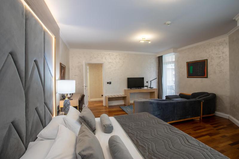 Suite image 3