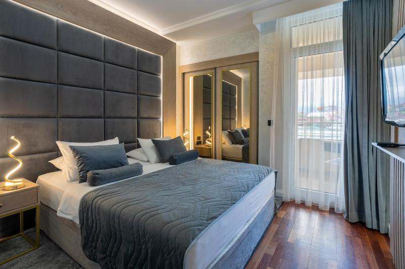 Superior Double Room image 1