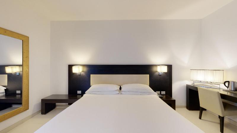 Standard Double Room with View image 4