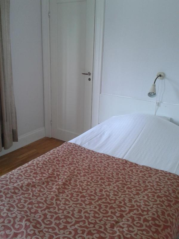 Single Room image 3