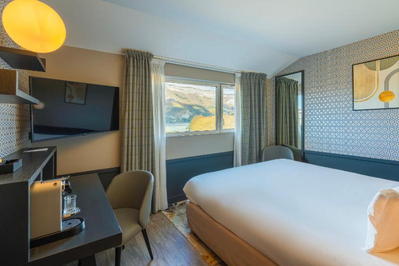 Superior Double Room - Lake Side image 4
