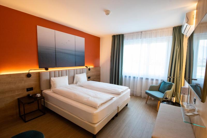 Easy Double Room image 1